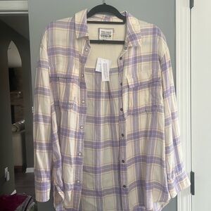 American Eagle Plaid Button-Up Shirt